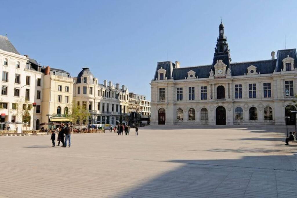 Appartement En Face De La Gare - Centre Ville Poitiers Esterno foto